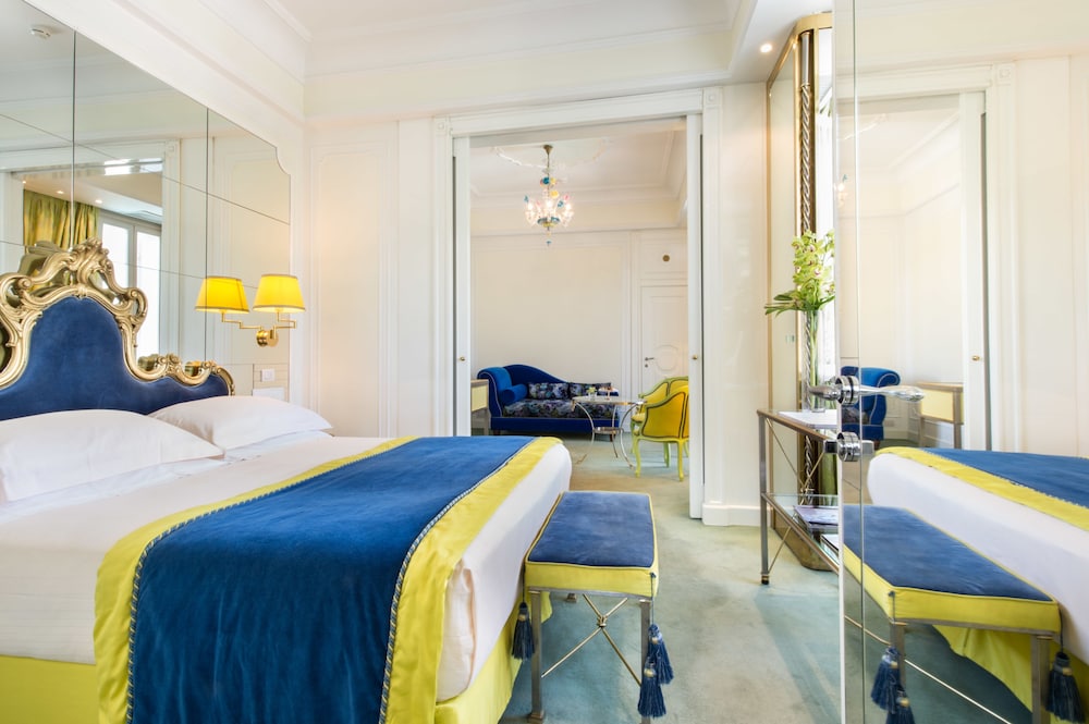 Executive, Suite, Queen Bed, Pool View, Pool Side, Grand Hotel Des Bains 2/3