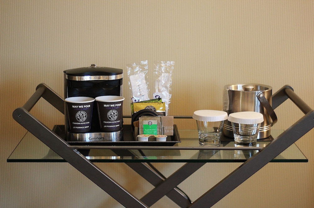 DoubleTree Suites by Hilton Detroit Downtown - Fort Shelby 26/59