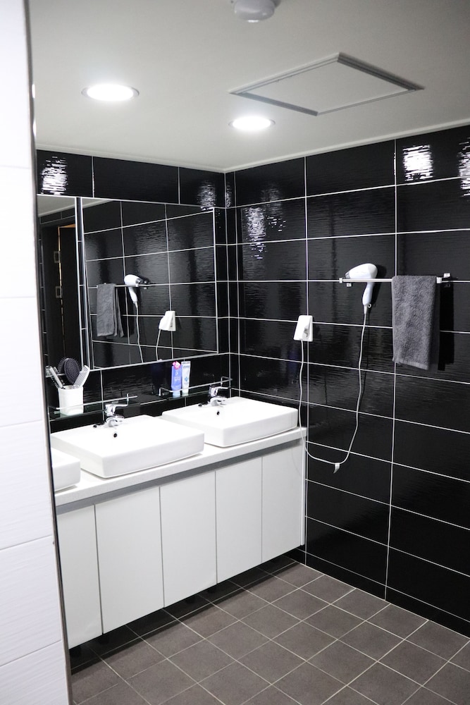 Mozzi Hostel 49/50