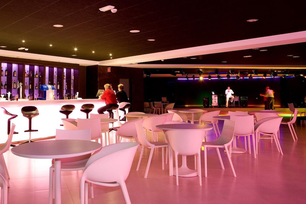 R2 Romantic Fantasia Dreams And Suites Hotel Adults Only 46/64