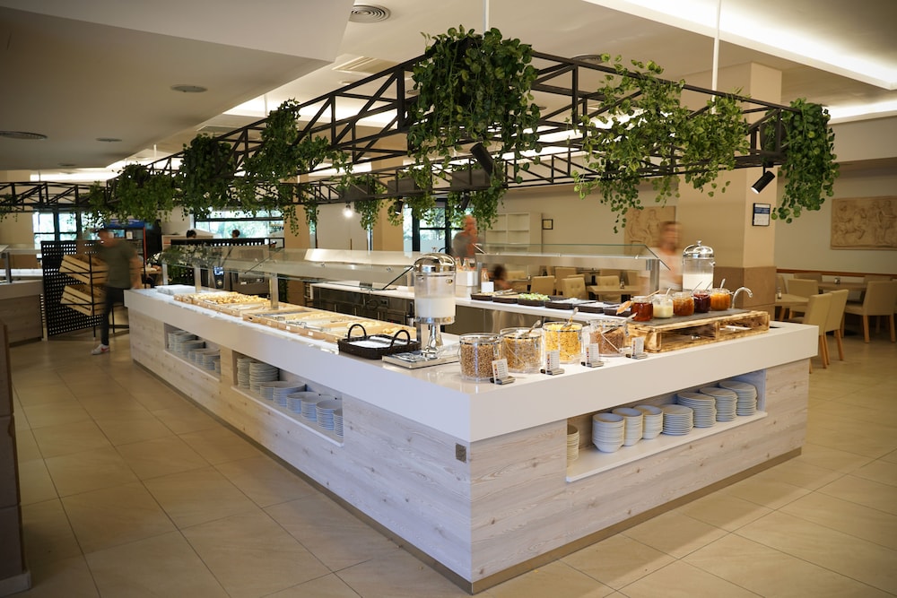 Ohtels Vila Romana 8/66