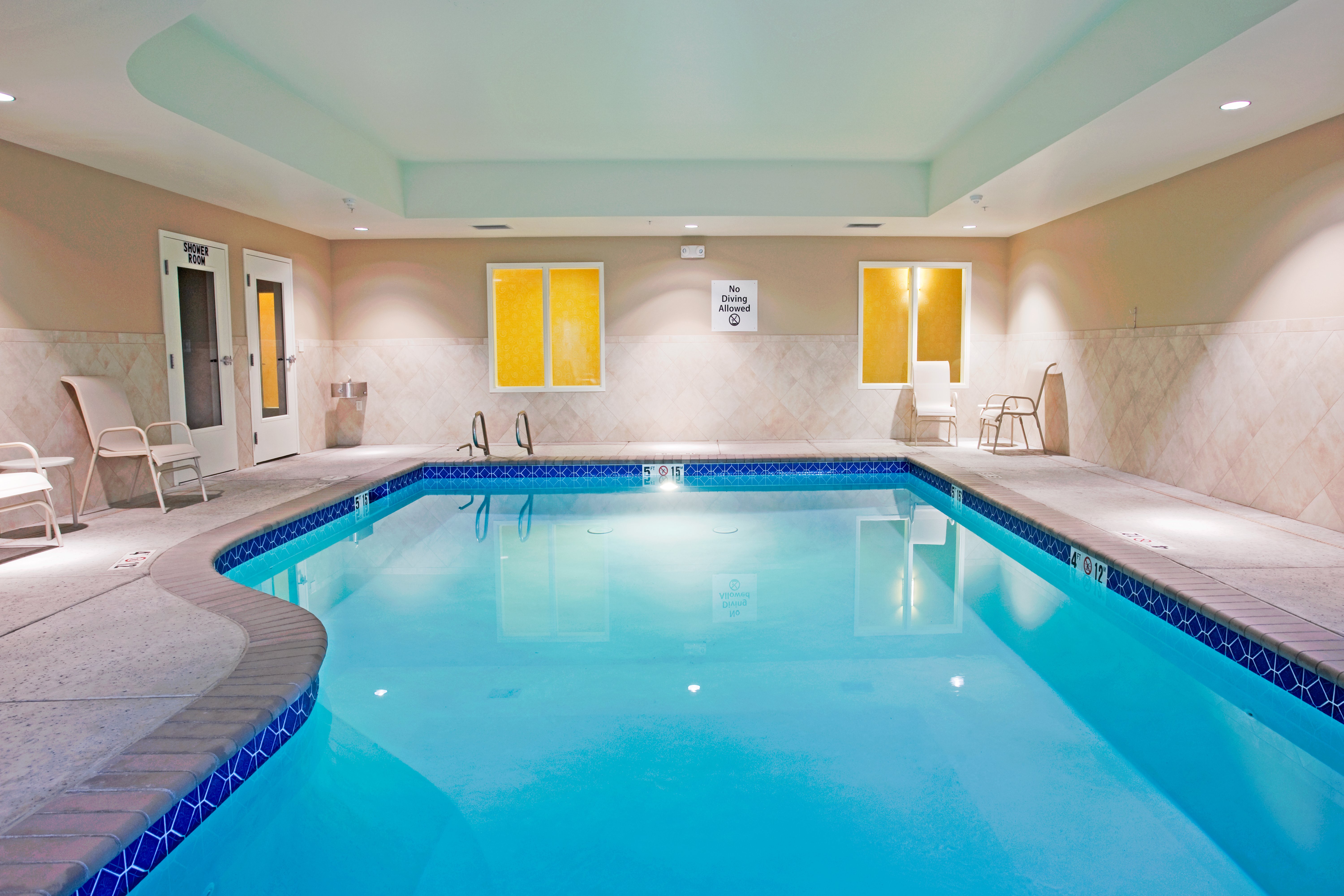 Holiday Inn Express Hotel Suites Reno Airport 29/51