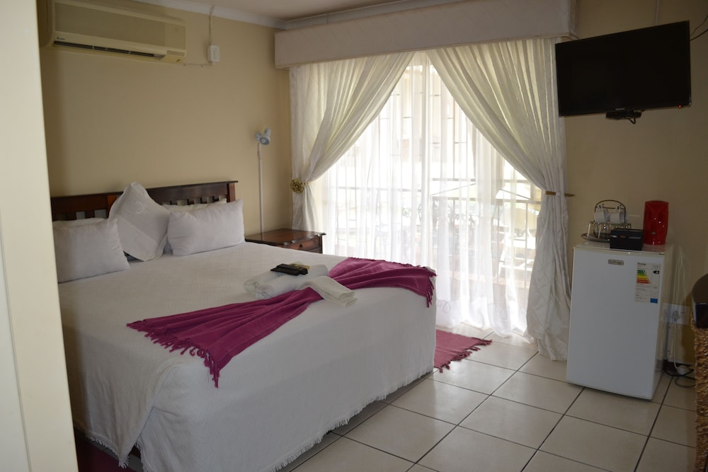 Kamogelo Guest House 5/47