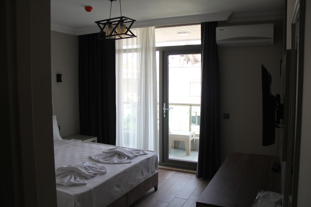 Family, Twin Beds, 2 King Beds, City View