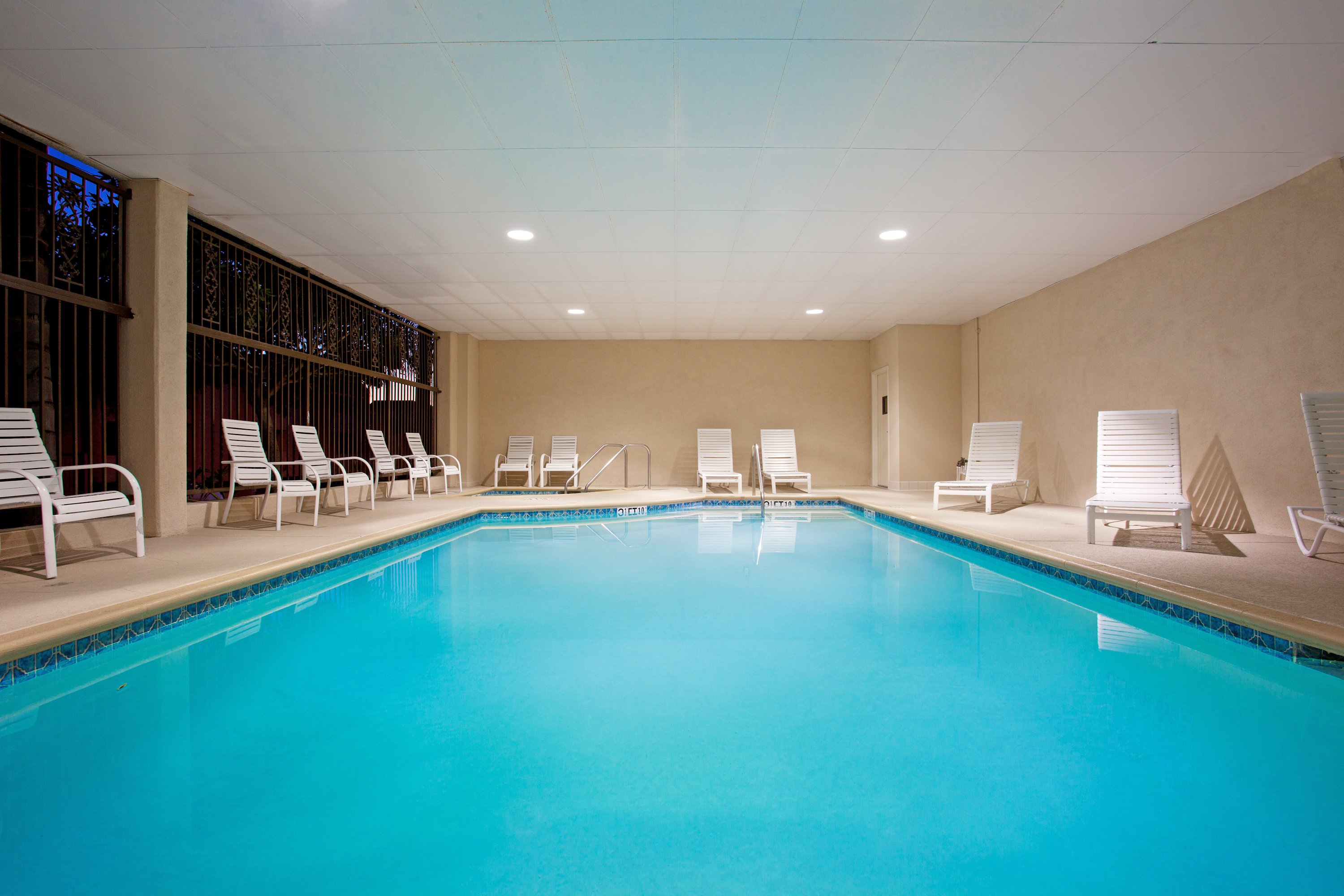 Holiday Inn Express Hotel And Suites Hermosa Beach 40/76