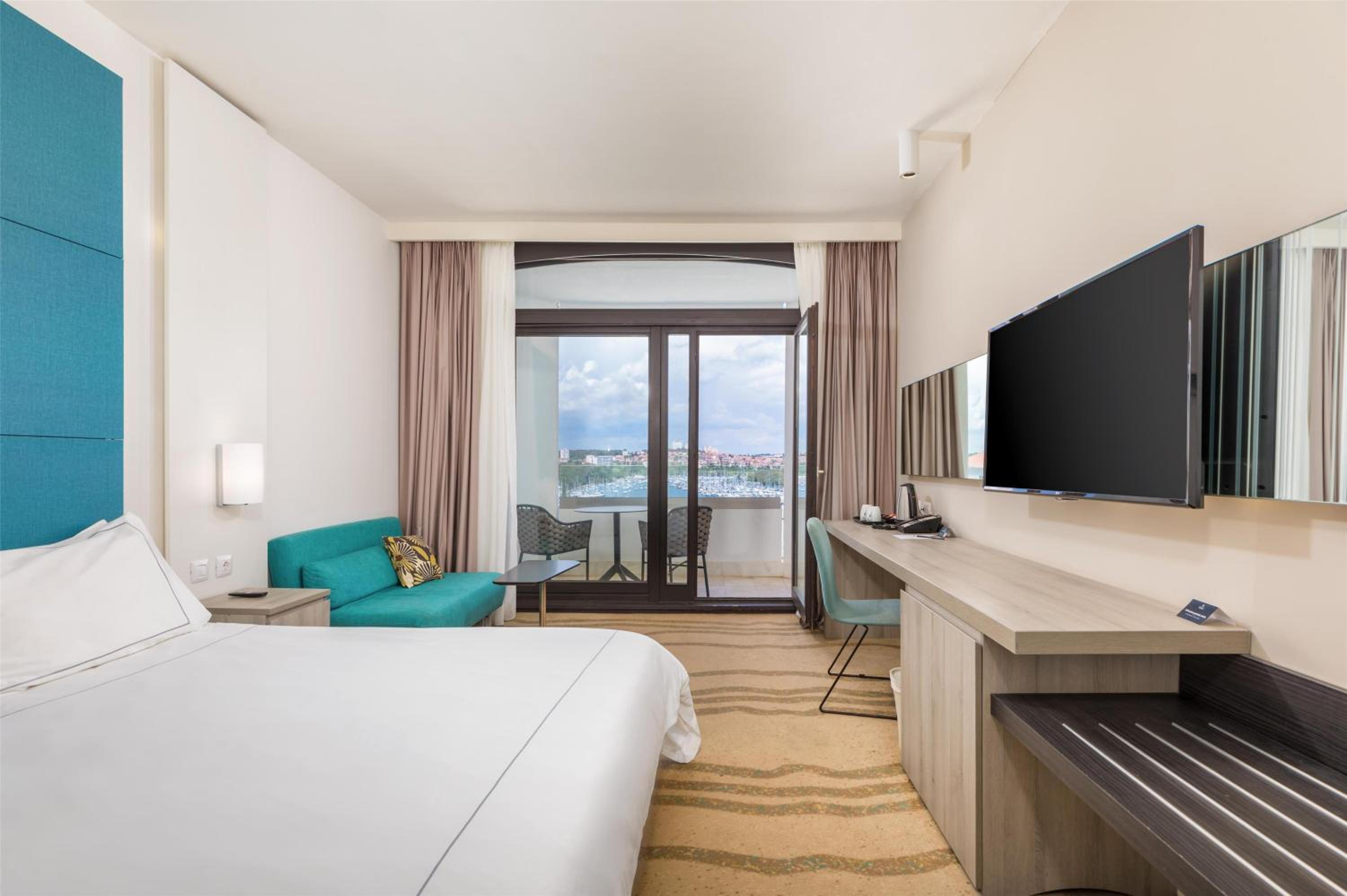 Superior, Double or Twin Bed, Marina View