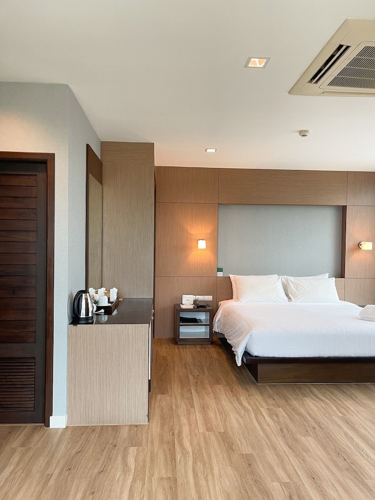 The One Hotel Bueng Kan 10/50