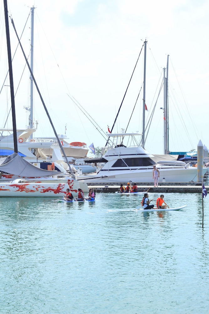 Nongsa Point Marina Resort 70/72