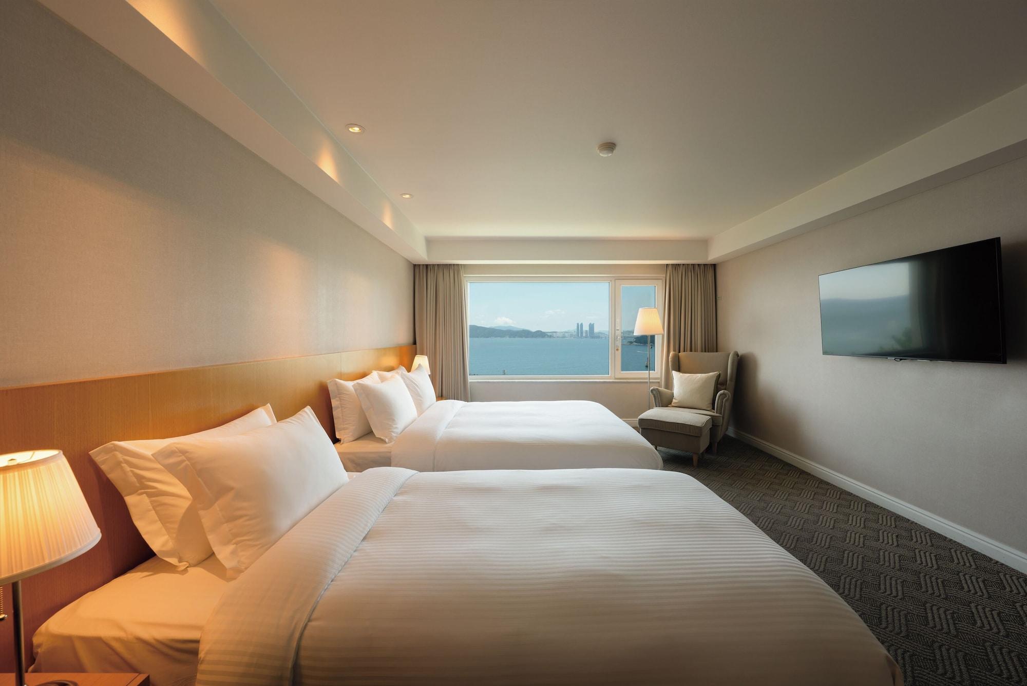 Super, Ocean, Deluxe, Twin Beds