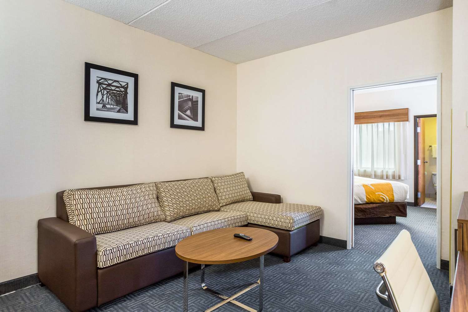 Quality Suites Lansing West 21/45