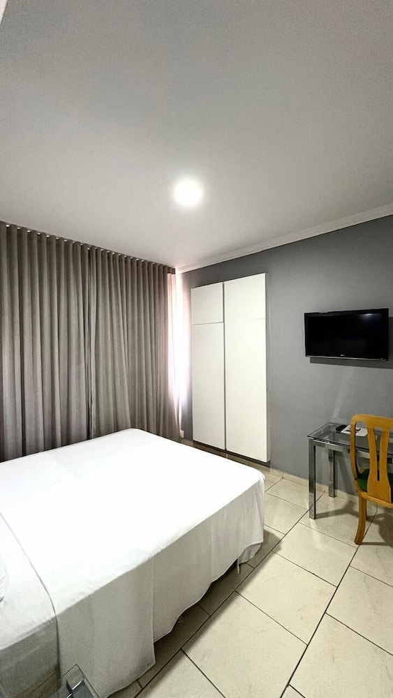 Hotel Del Rey 27/64