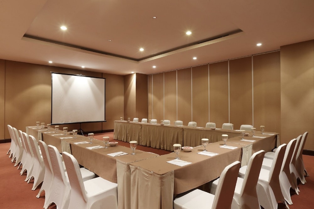 Santika Premiere Bintaro 68/78