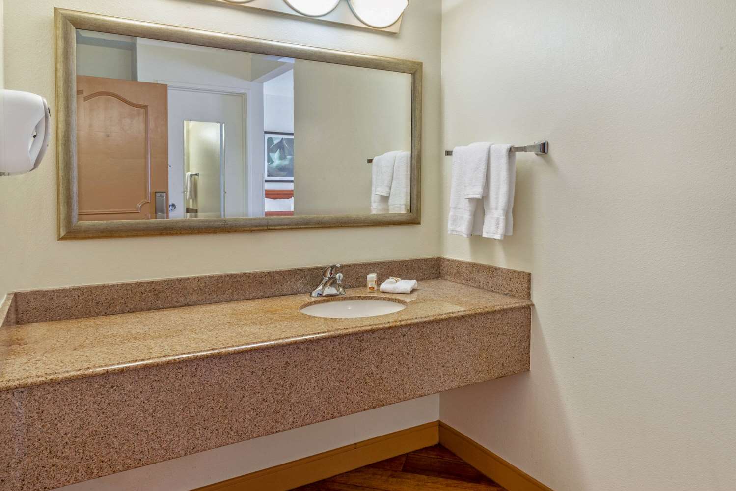 La Quinta Inn And Suites By Wyndham Tampa Brandon West 47/53