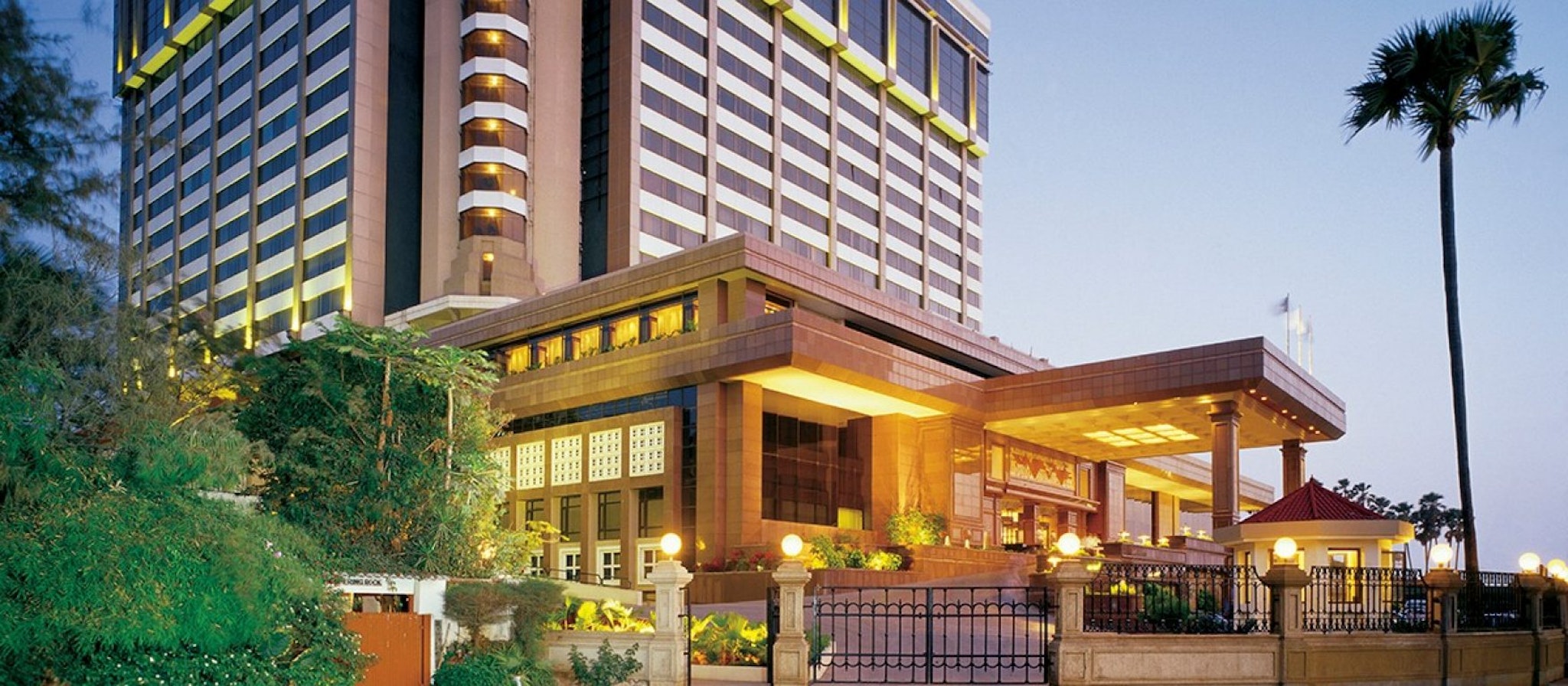 TAJ LANDS END 7/84