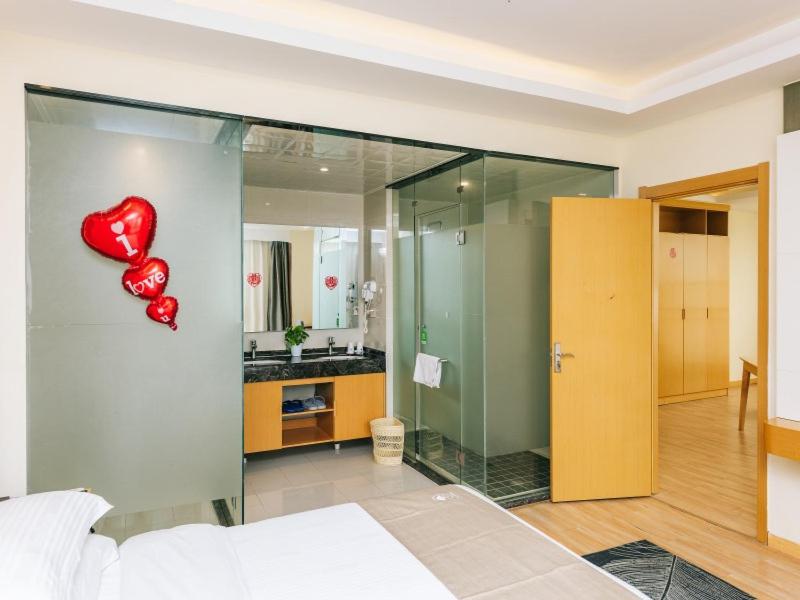 GreenTree Inn Jiangyin Bus Station Meiyuan Street Express Hotel 26/31