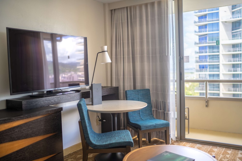 Embassy Suites By Hilton Waikiki Beach Walk 29/42