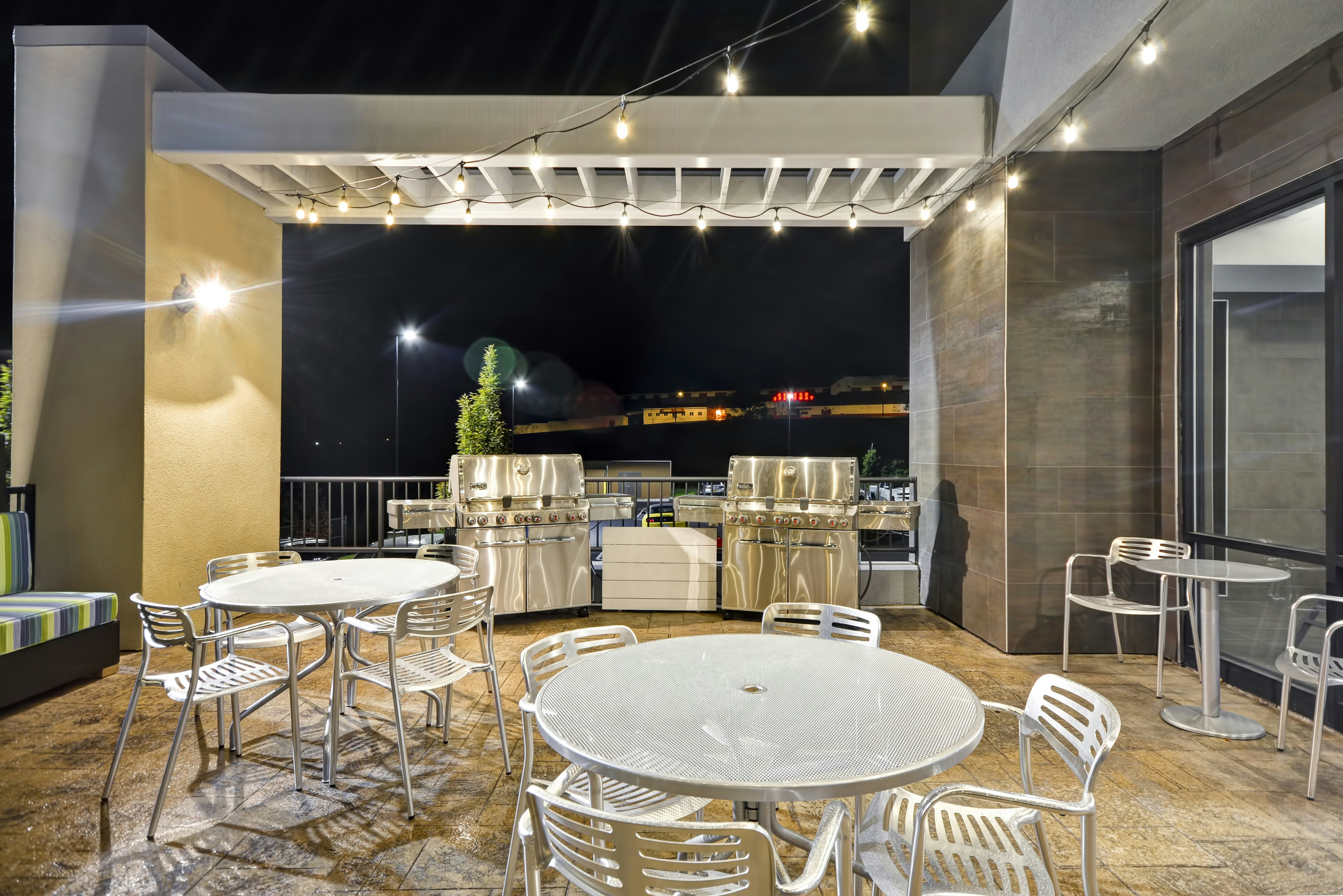HOME2 SUITES BY HILTON OSWEGO 17/19