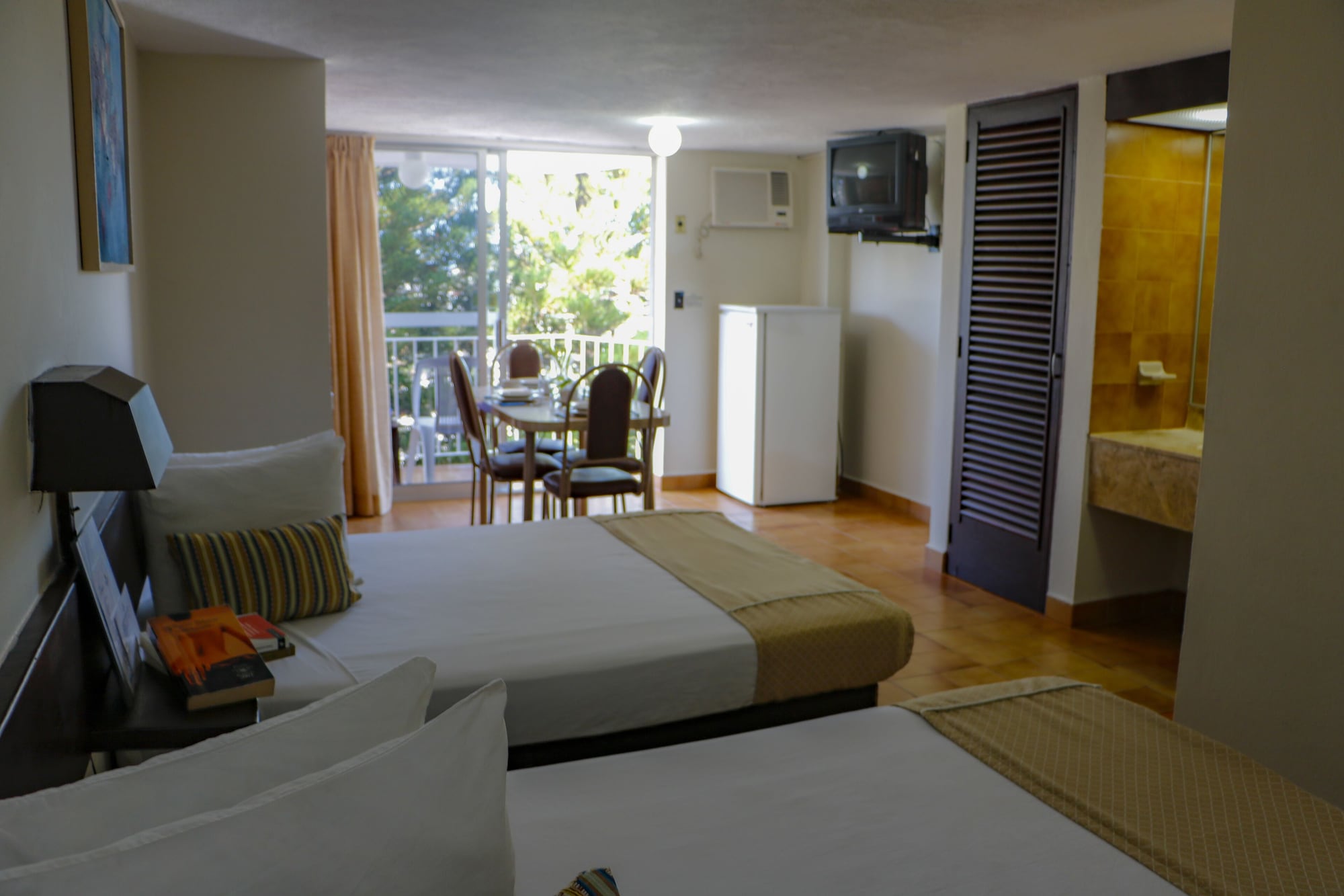 Suite, 2 Double Beds, Pool View, Alba Suites Acapulco 3/4