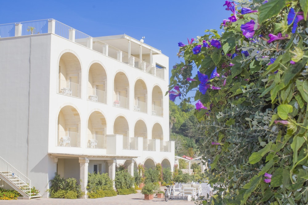 EST HOTEL 11/65