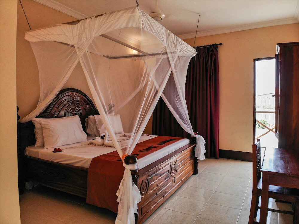 Amaan Beach Bungalows 29/38