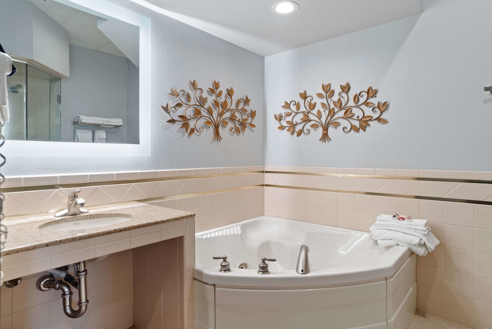 Elevation Inn & Suites, Trademark Collection by Wyndham 11/27