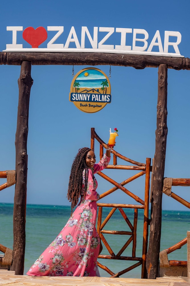 Sunny Palms Beach Bungalows 55/65