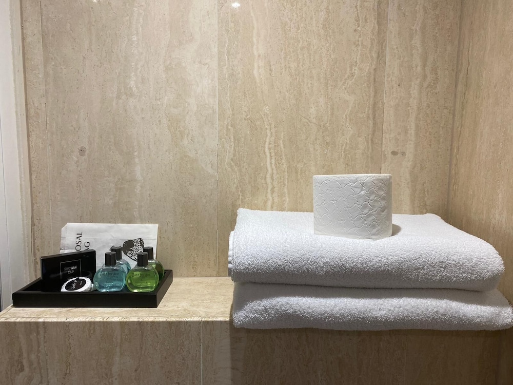 Msk Hotel 82 London 14/34