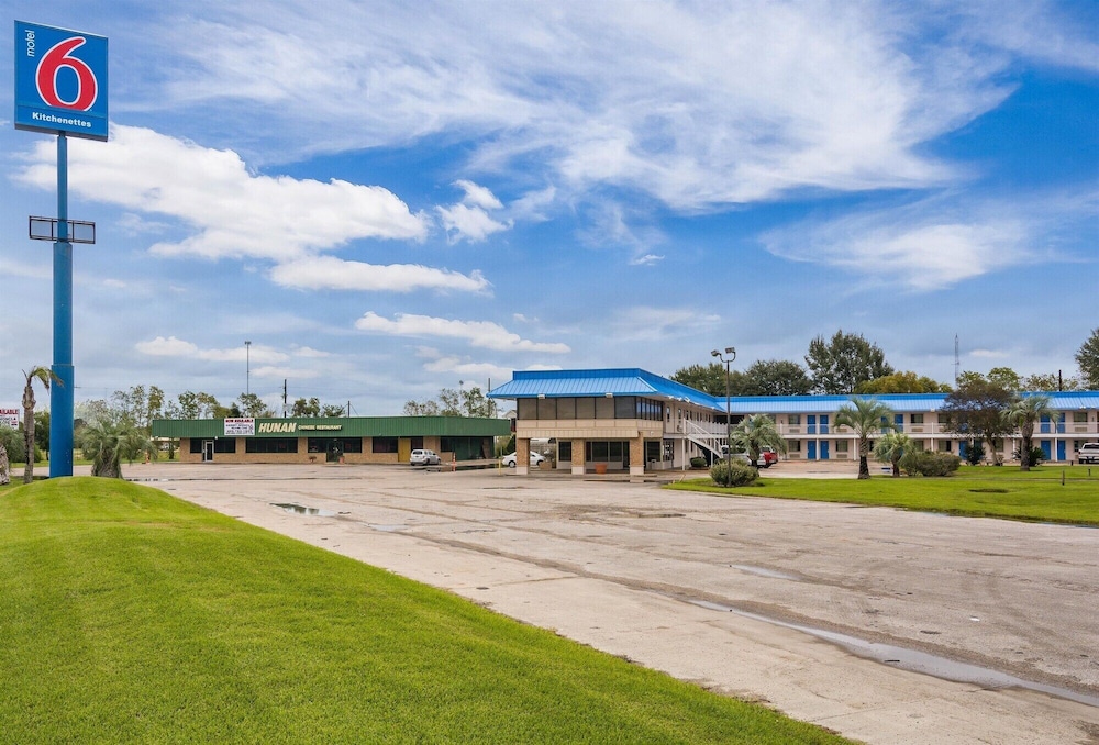 Motel6 Winnie Tx 60/66