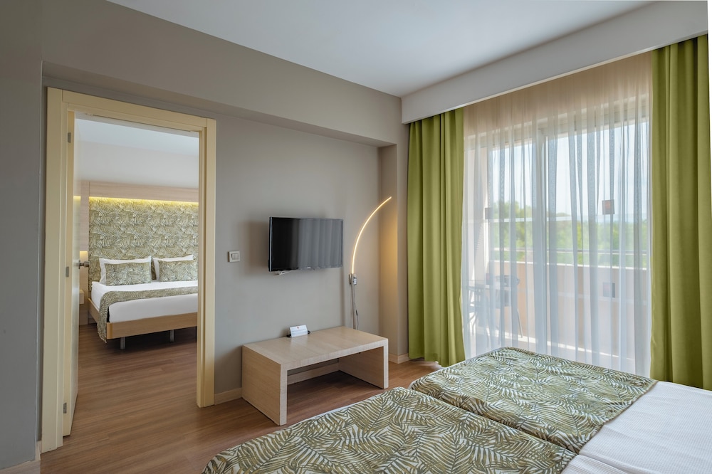 A Good Life Utopia Family Resort 18/50