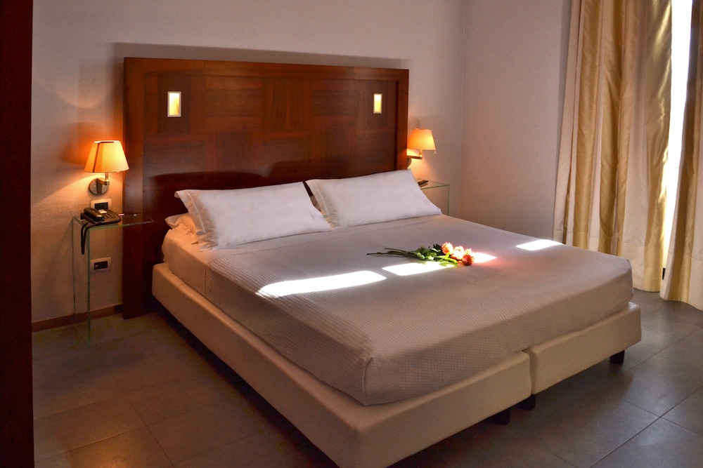COMFORT, DOUBLE OR TWIN BED
