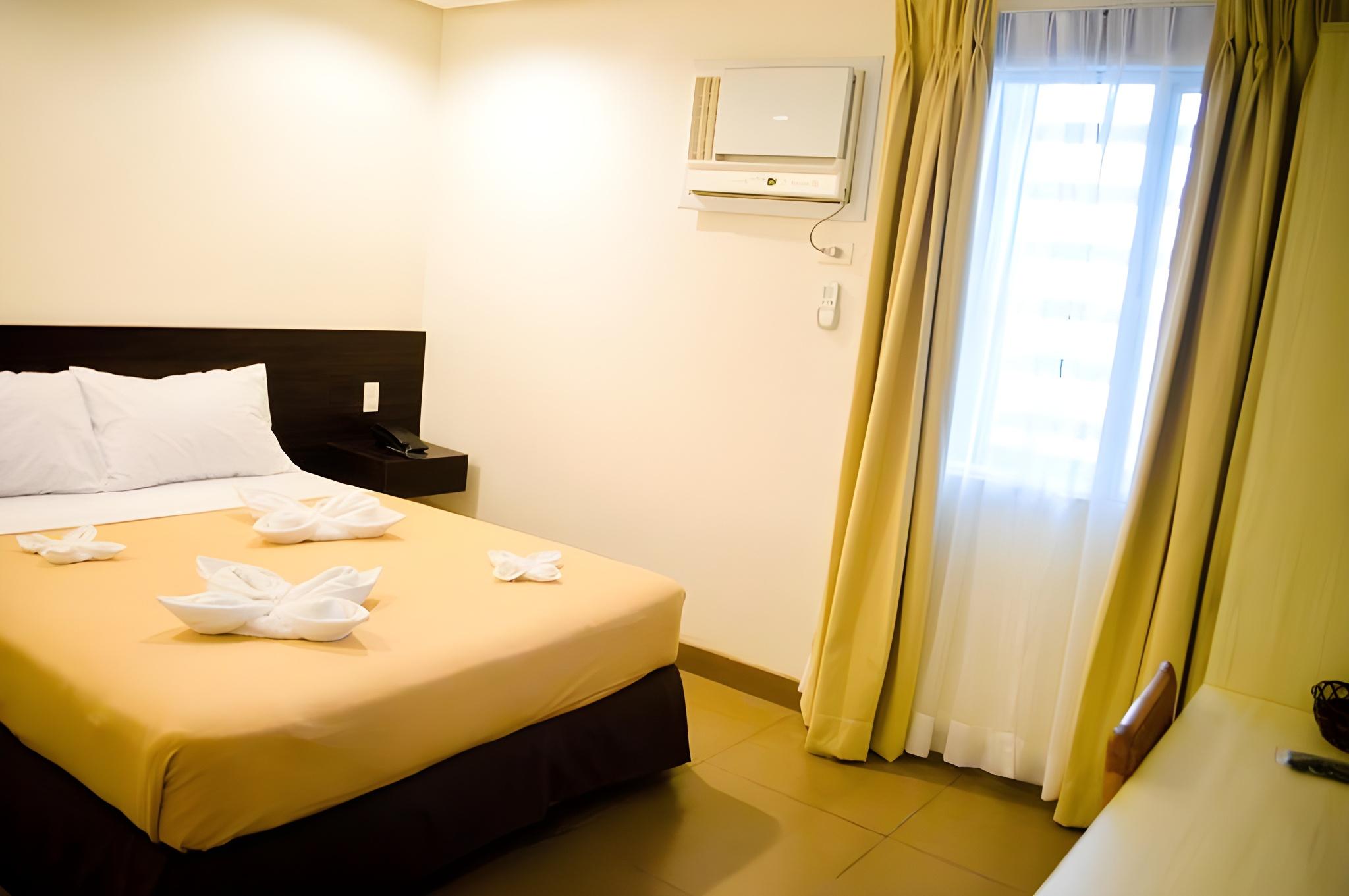 ROOM, SINGLE