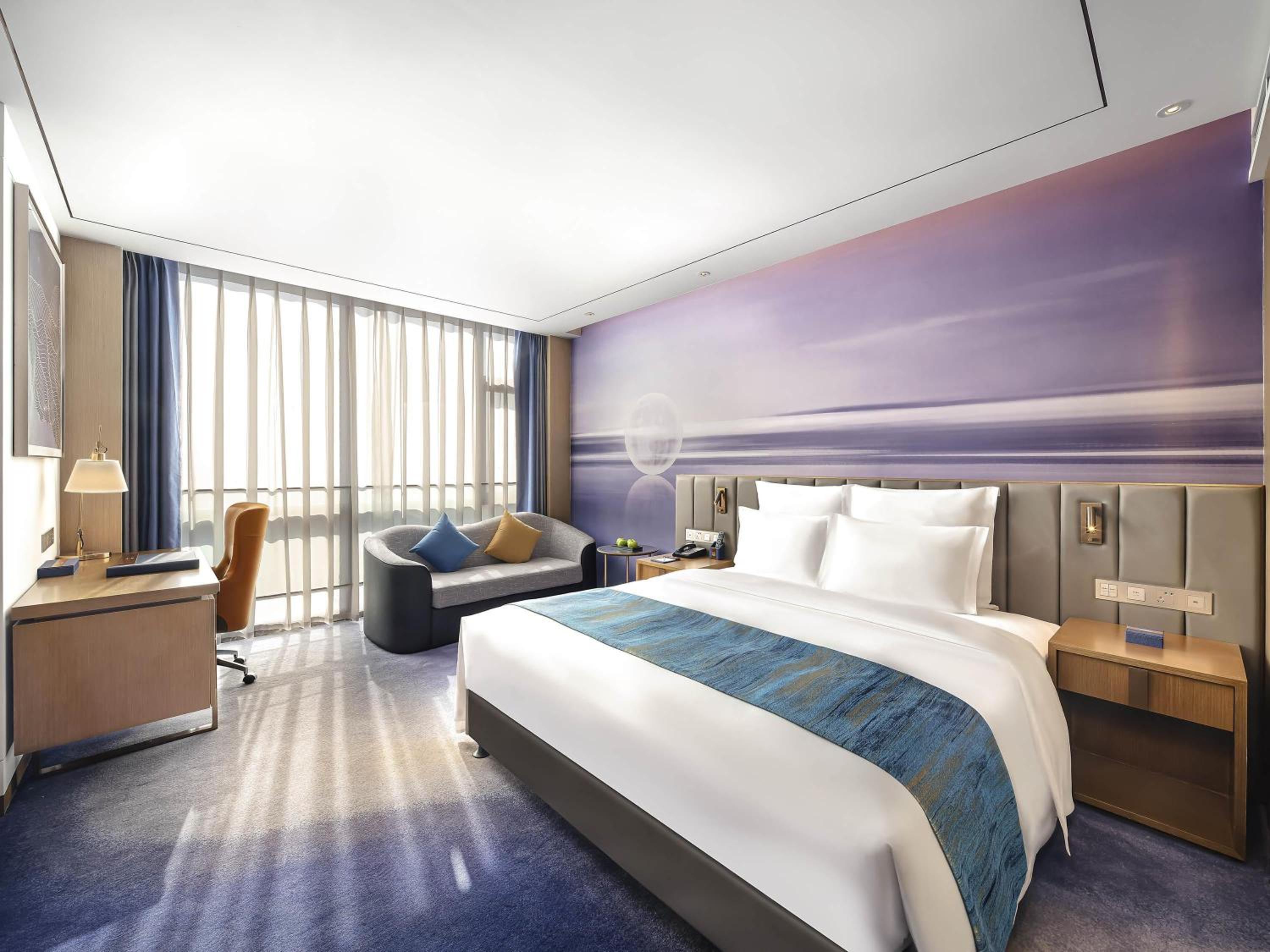 EXECUTIVE, KING BED, LOUNGE ACCESS