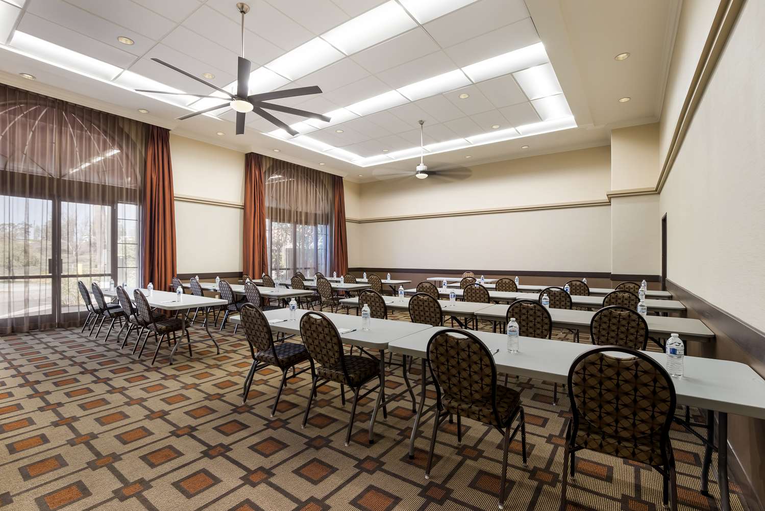 Best Western Escondido Hotel 32/35