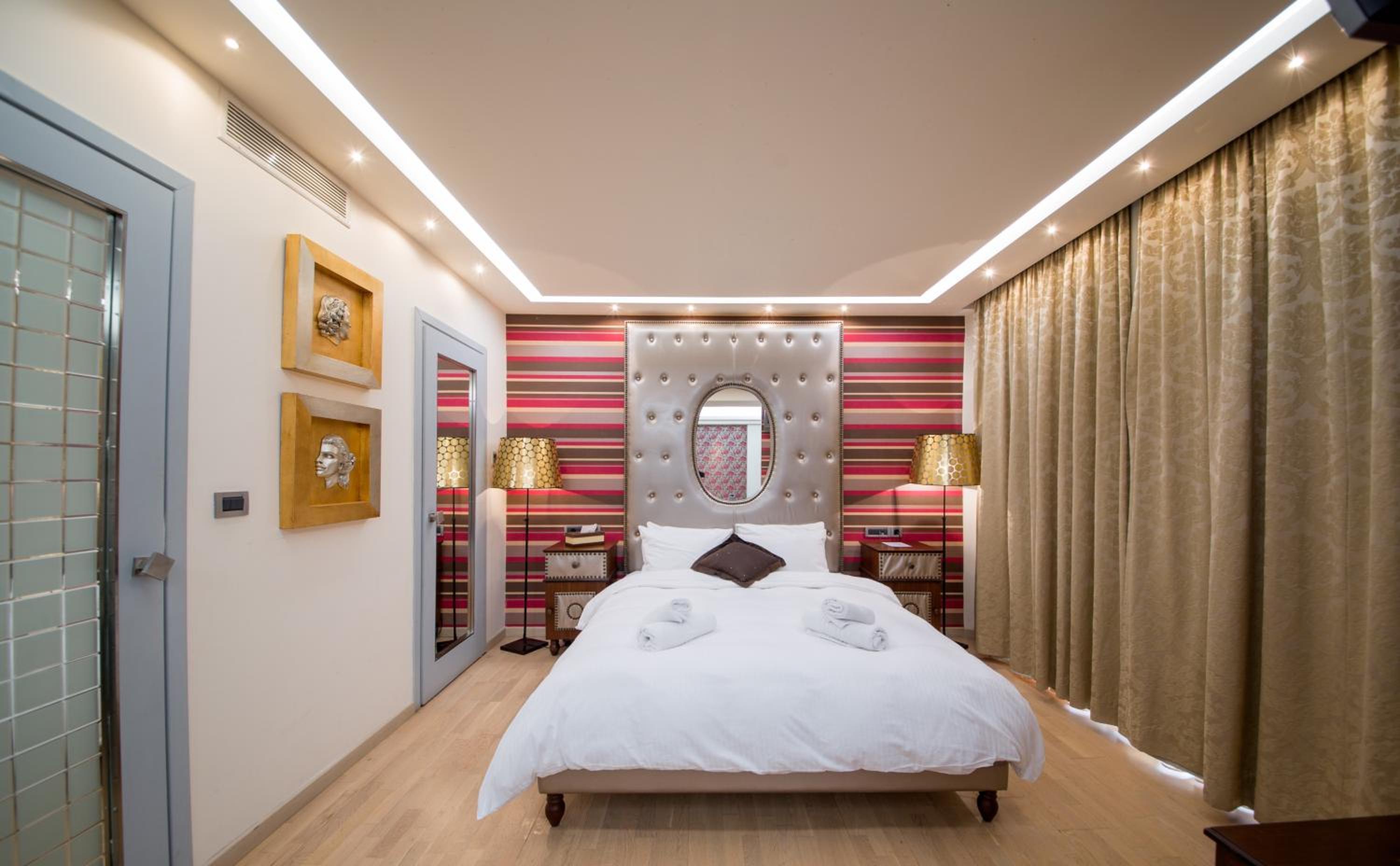 Comfy Boutique Hotel 9/39