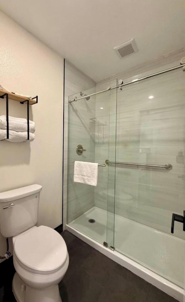SOFI MOTEL 16/20