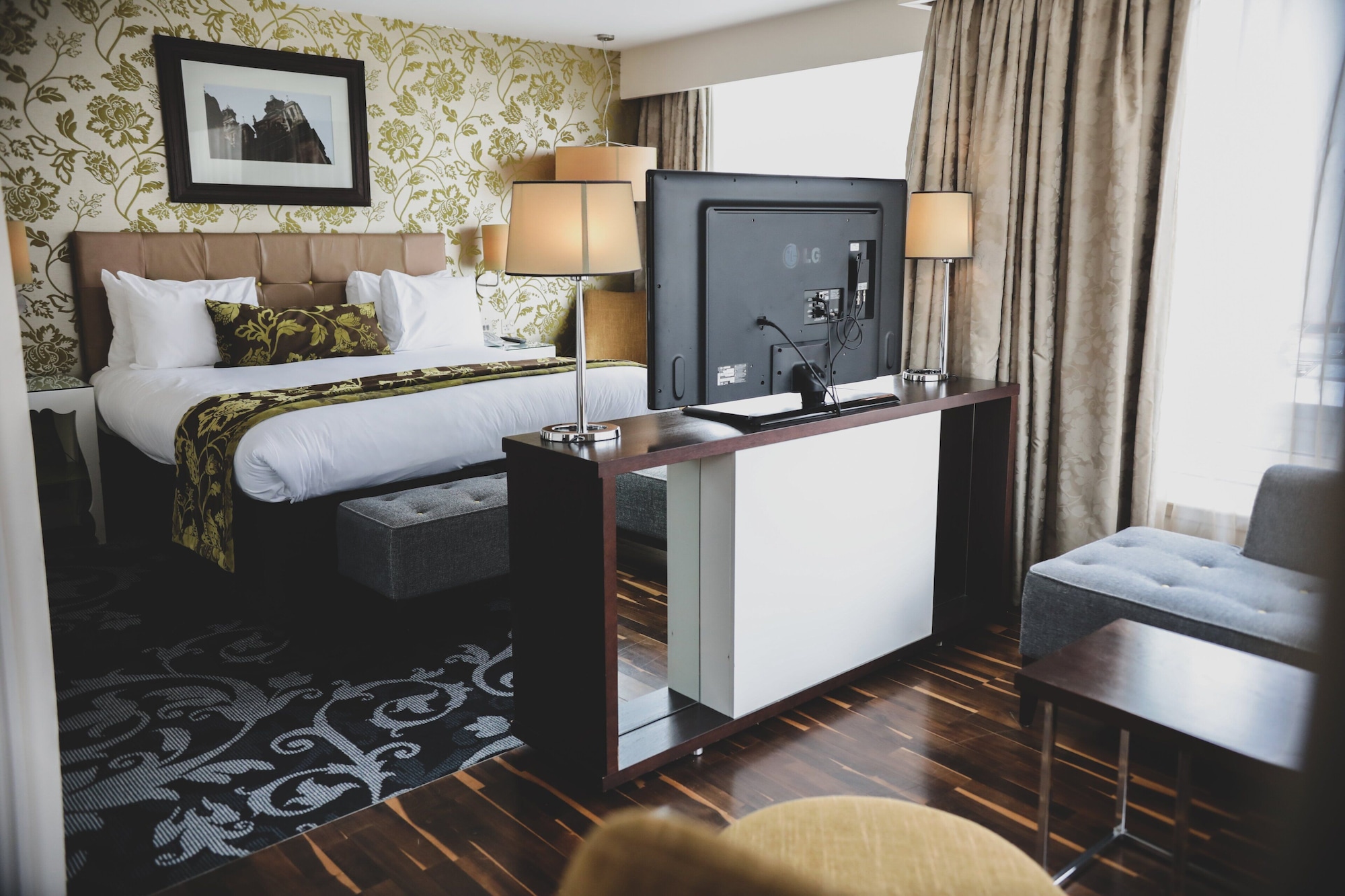 Suite, King Bed