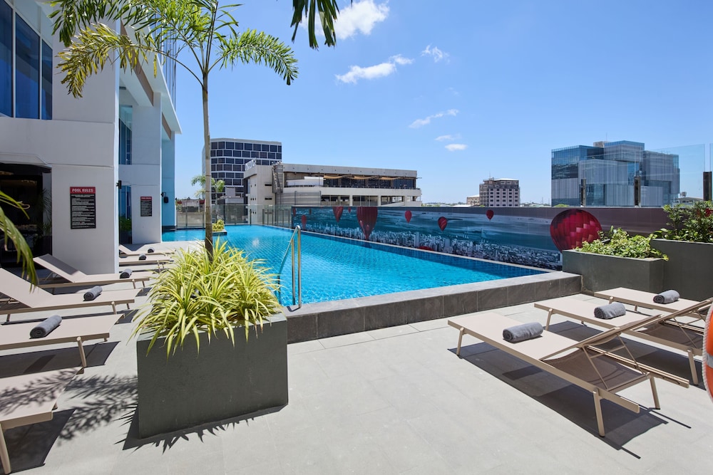 Radisson RED Cebu Mandaue 39/43