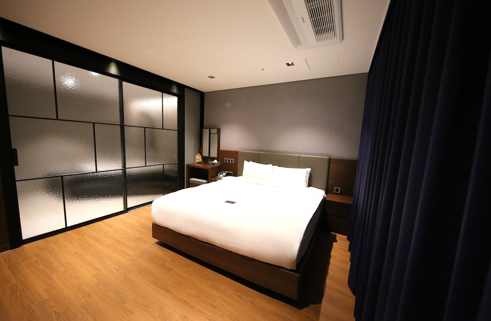Sea Cruise Hotel 12/64
