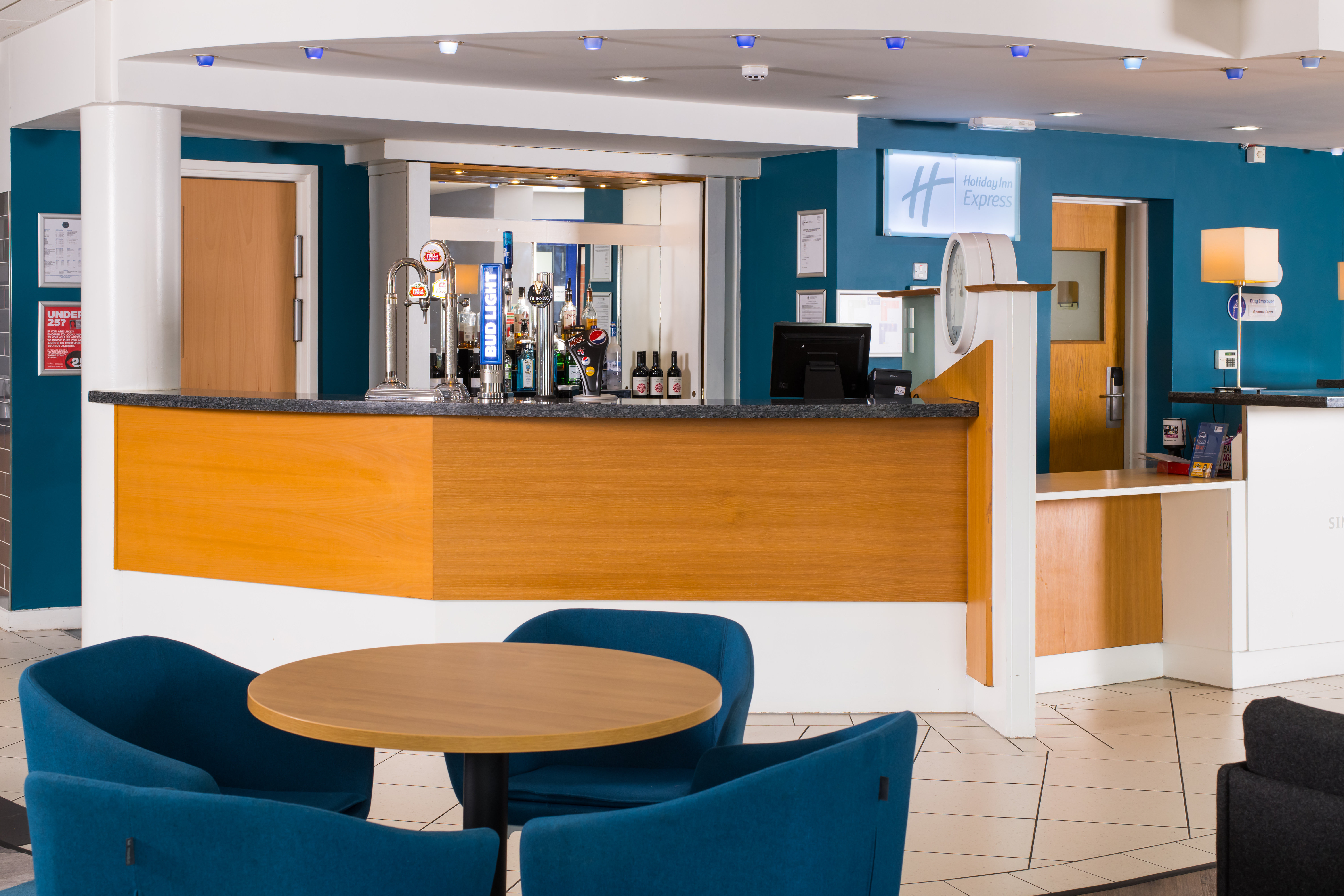 Holiday Inn Express Manchester East 27/44
