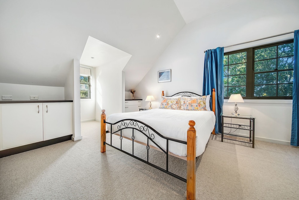 WHISPERING PINES BOUTIQUE ACCOMMODATION 13/50