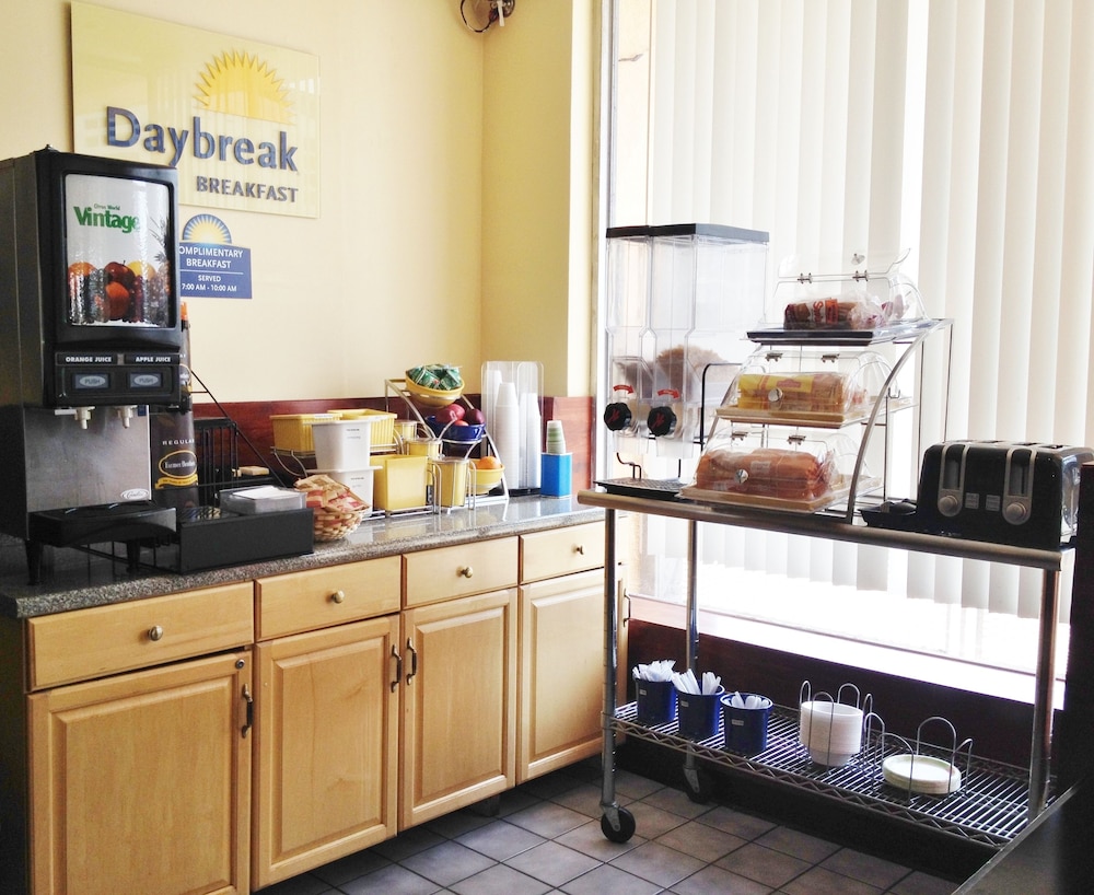 Days Inn By Wyndham Atlantic City Beachblock 20/24