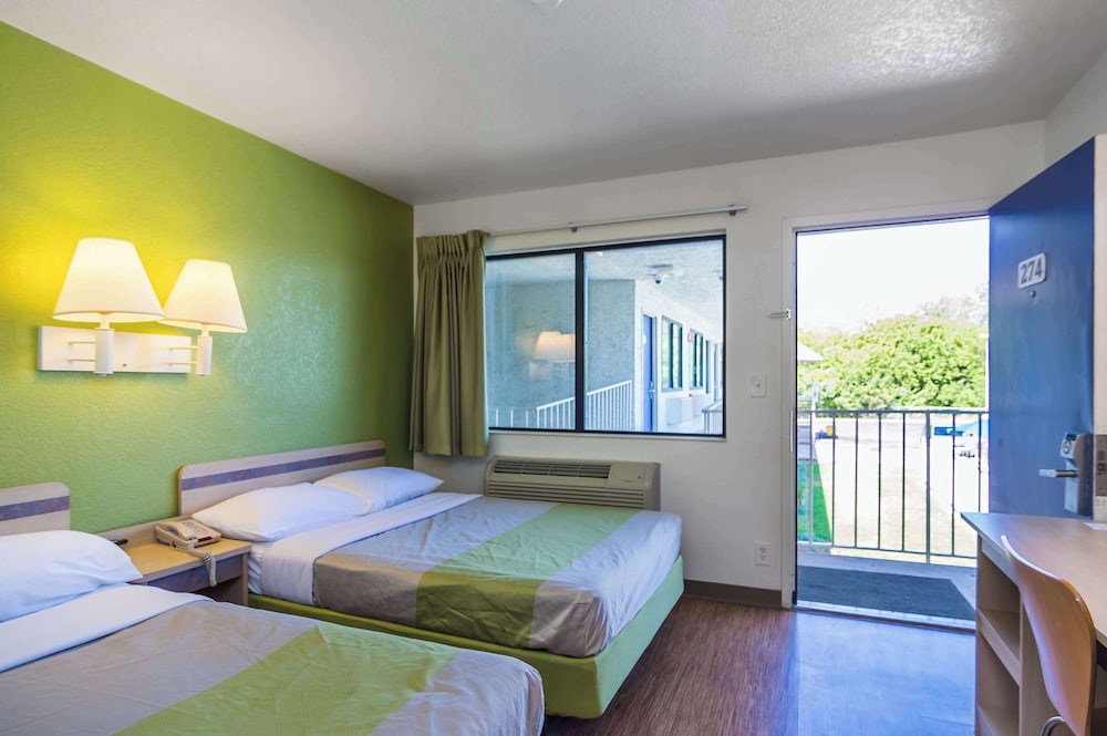 Motel6 Bellmead, TX - Waco 19/57