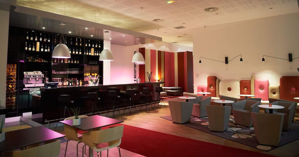 MERCURE CHOLET CENTRE 35/48