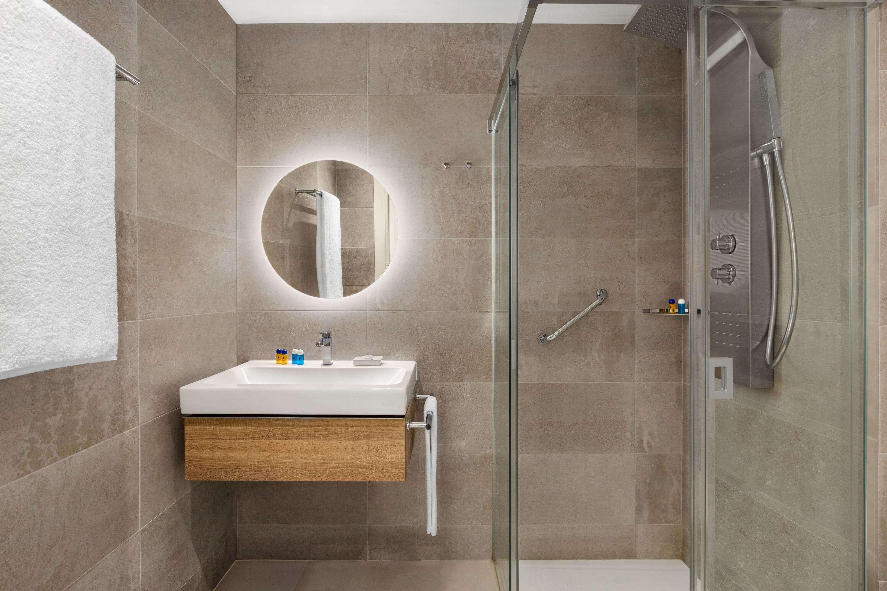 Luxury Two Bedroom Suite Private Pool and Sea View 2+2، Wyndham Grand Costa del Sol 6/8
