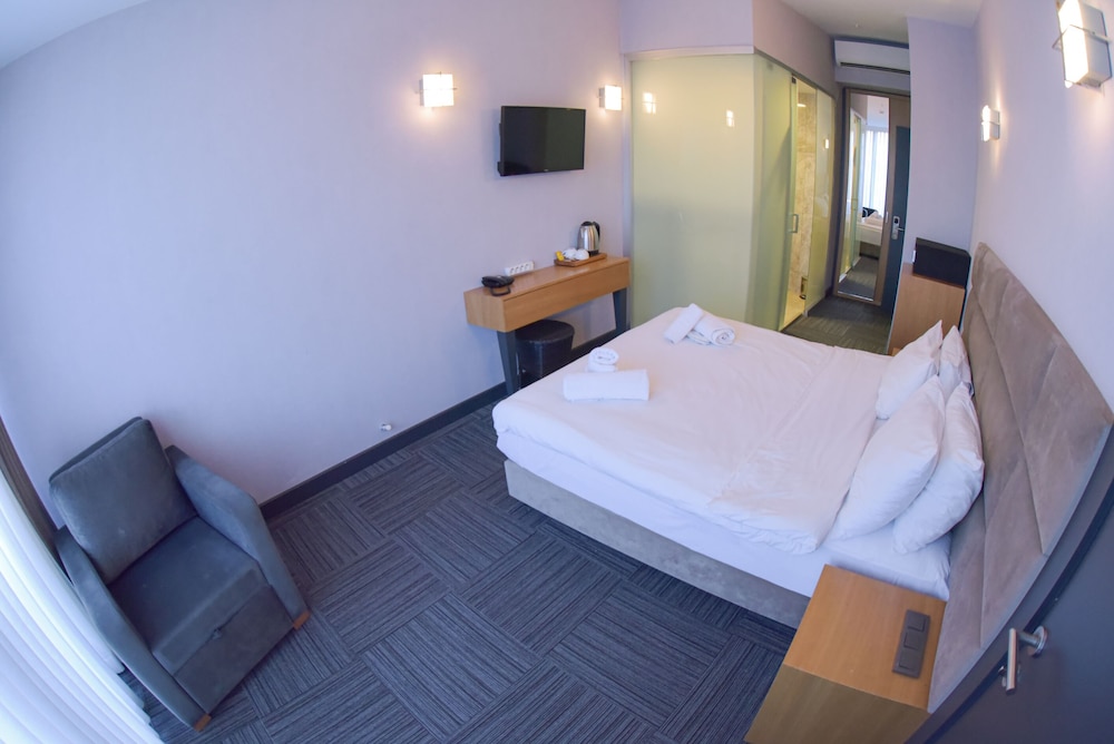 Hotel V Plus Taksim 12/70