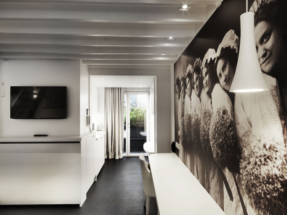Hotel Harmony 35/75