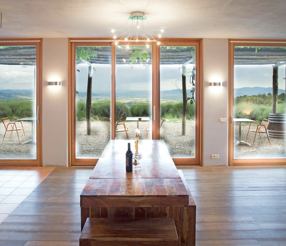 Valdonica Winery & Vineyard Residence 18/50
