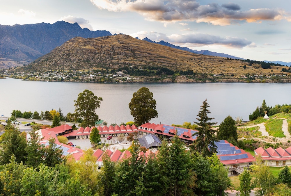 Sherwood Queenstown 65/69