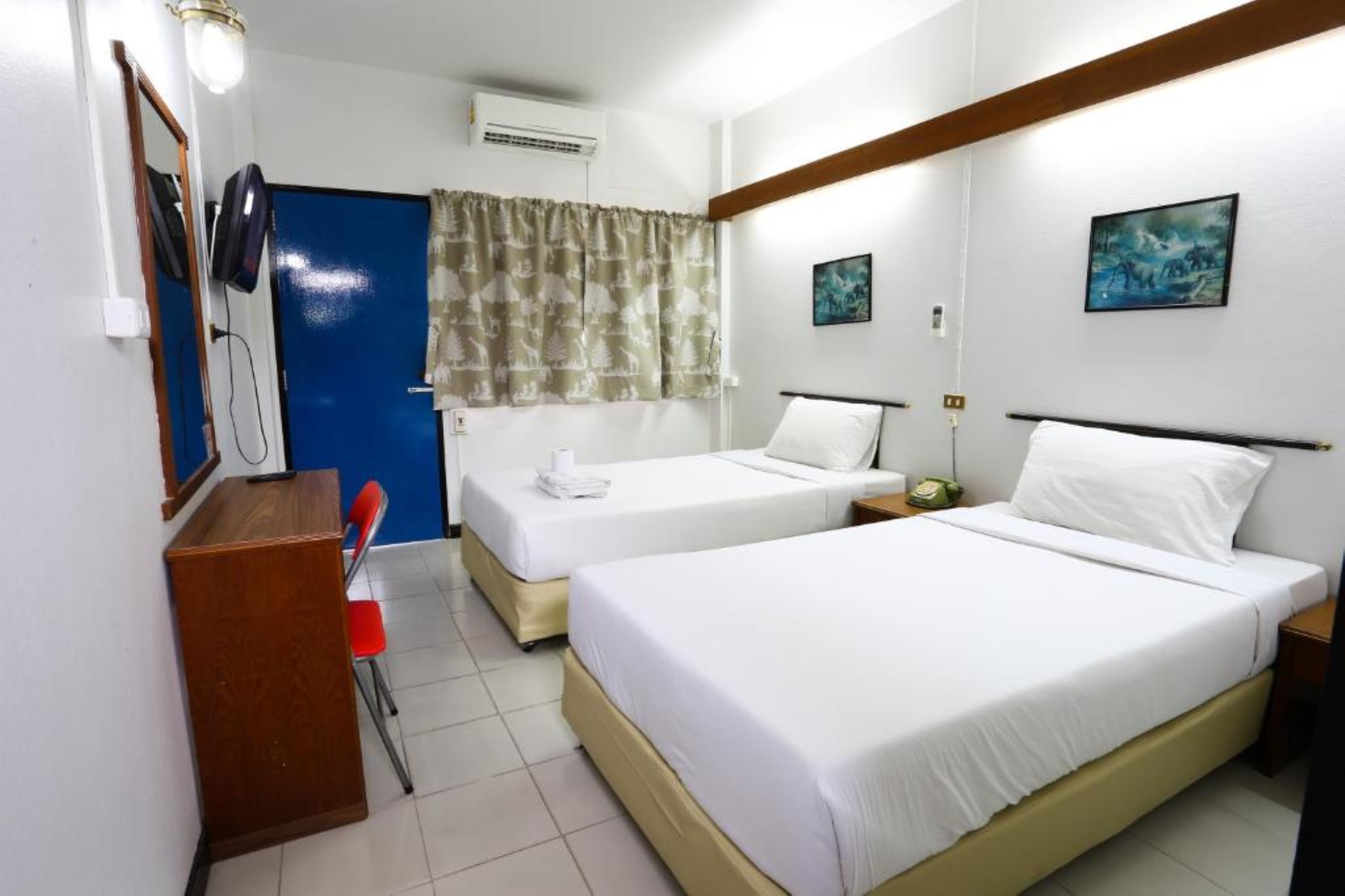 Standard, Twin Beds