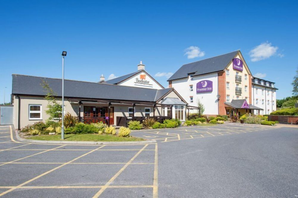Premier Inn Llanelli Central East Hotel 45/50